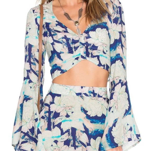 Flynn Skye Tops - Flynn Skye Floral Printed Alyssa Crop Top Medium
